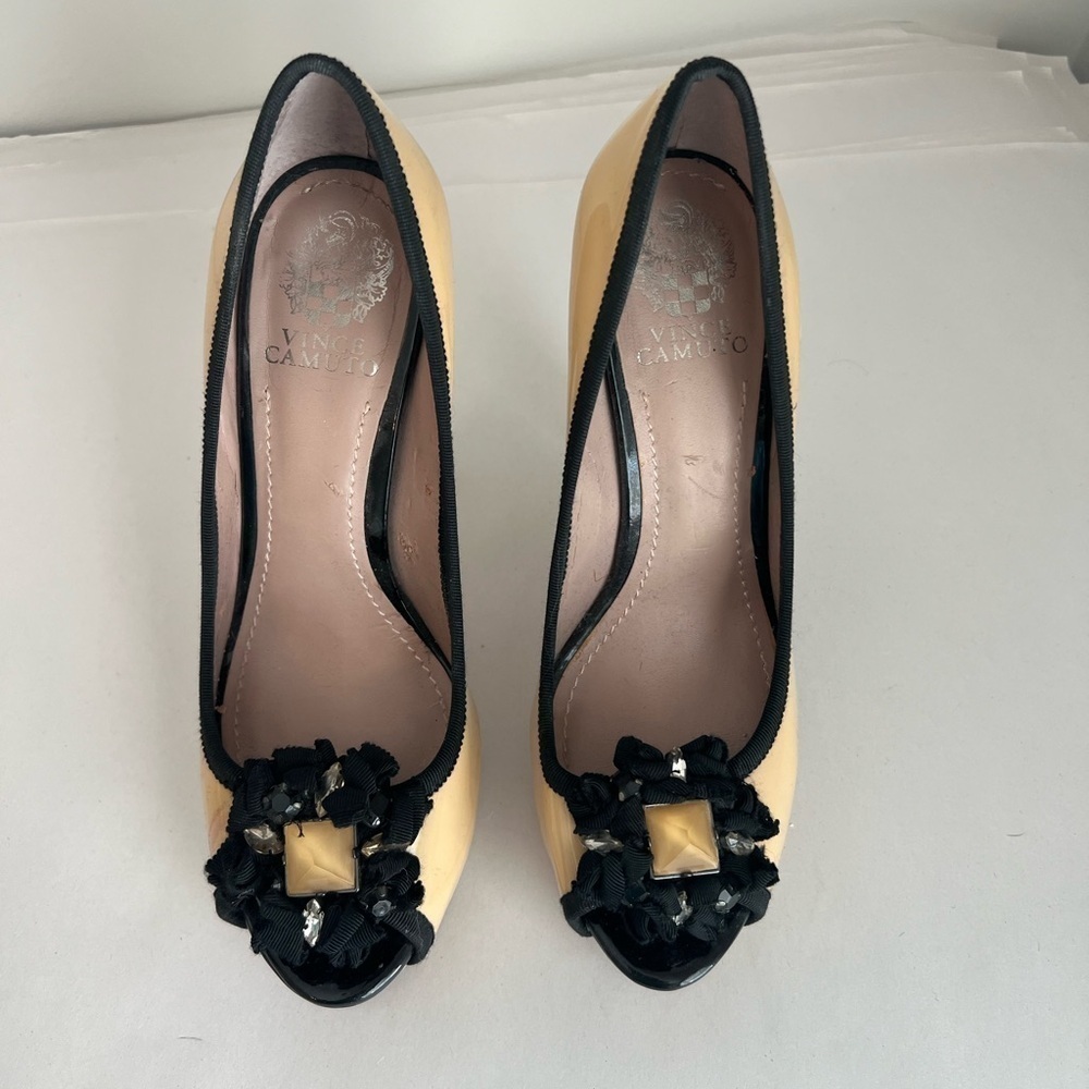 Vince Camuto‎ patent leather 4" heel Size 8